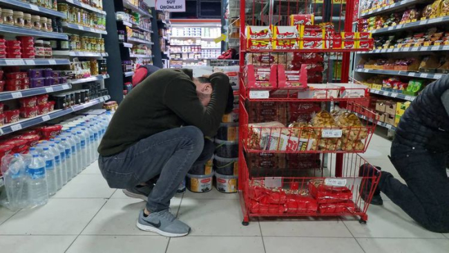 Türkiye geneli ve KKTC'de 'Deprem Anı Ülke Tatbikatı' yapıldı